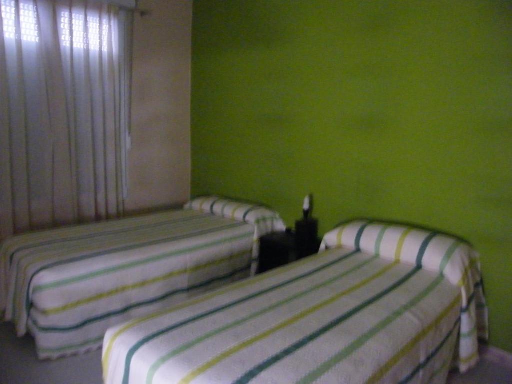Pension Corona Zaragoza Room photo