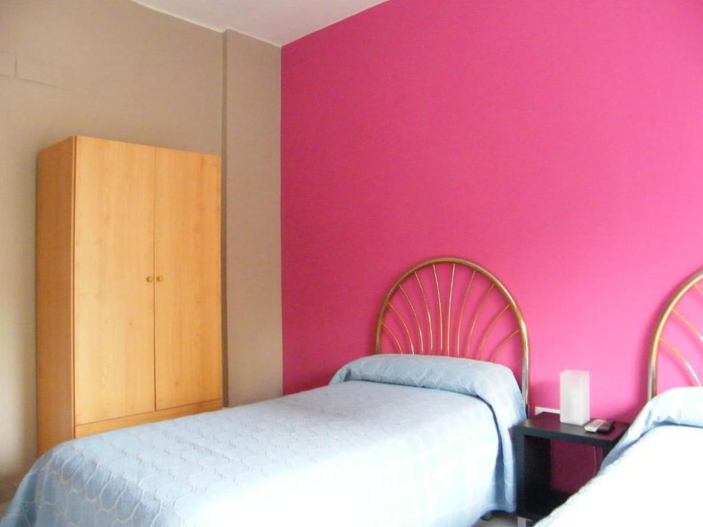 Pension Corona Zaragoza Room photo